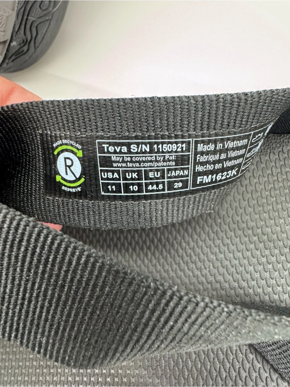 Teva Men's Hydratrek Black & Gray Flip-Flop